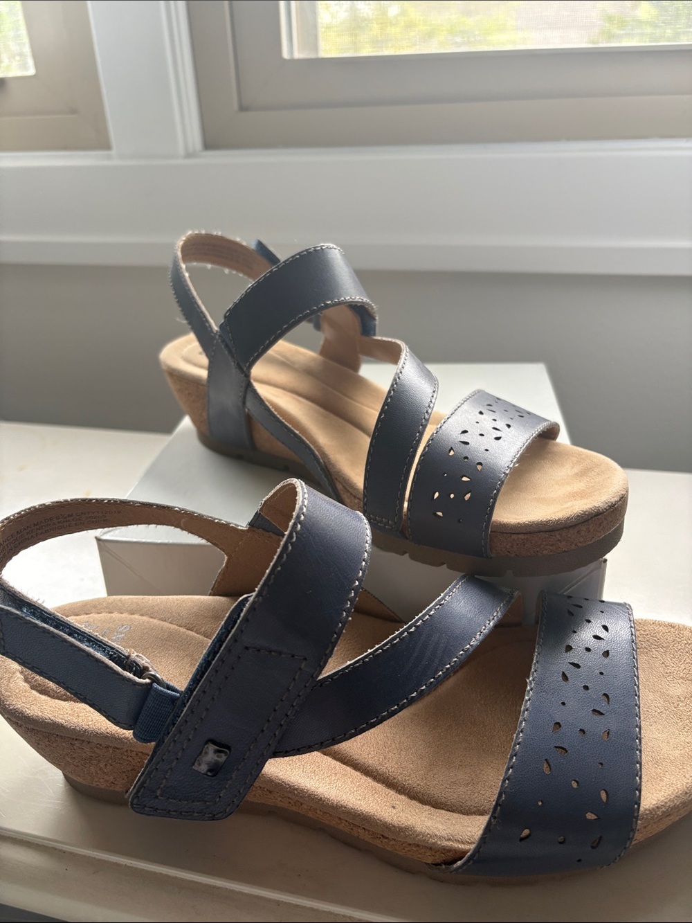 Earth Origins Blue Kendra Khloe Leather Wedge Sandals Size 9 1/2 M
